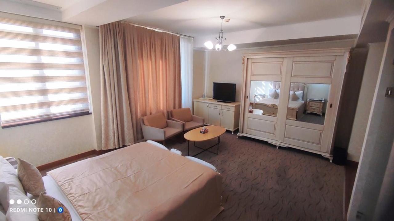 Vego Hotel Ganja Esterno foto